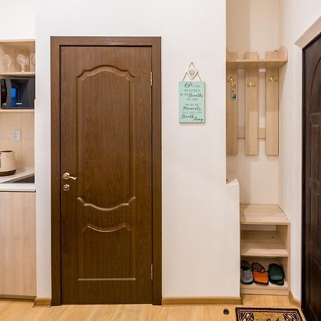 Apartment On Khmelnytskogo Street ลวีฟ ภายนอก รูปภาพ
